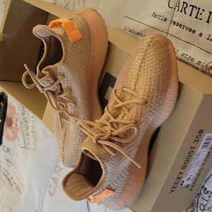 Yezzys  clay color worn twice ..look like a orange peach color...very nice